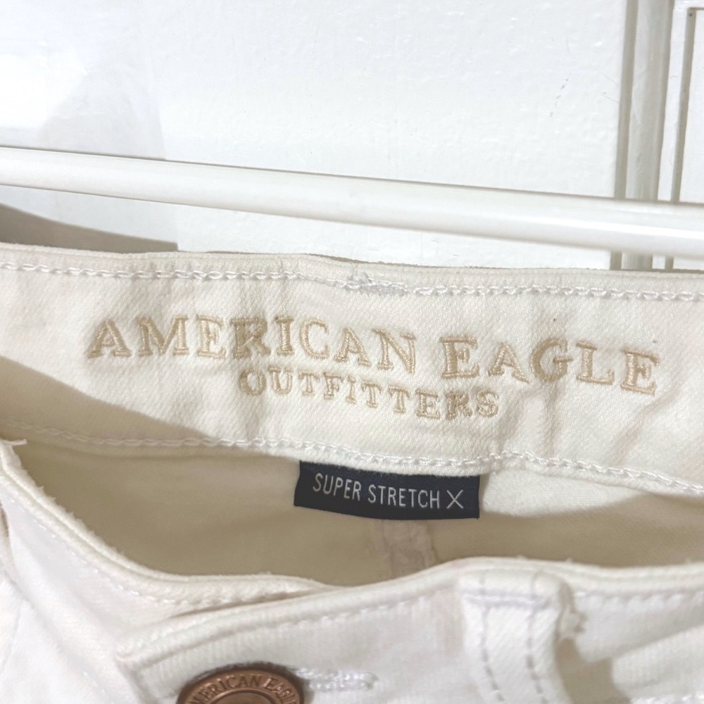 American Eagle Hi-Rise Shortie White Distressed Stretch Denim Shorts Size 6 - Picture 2 of 6